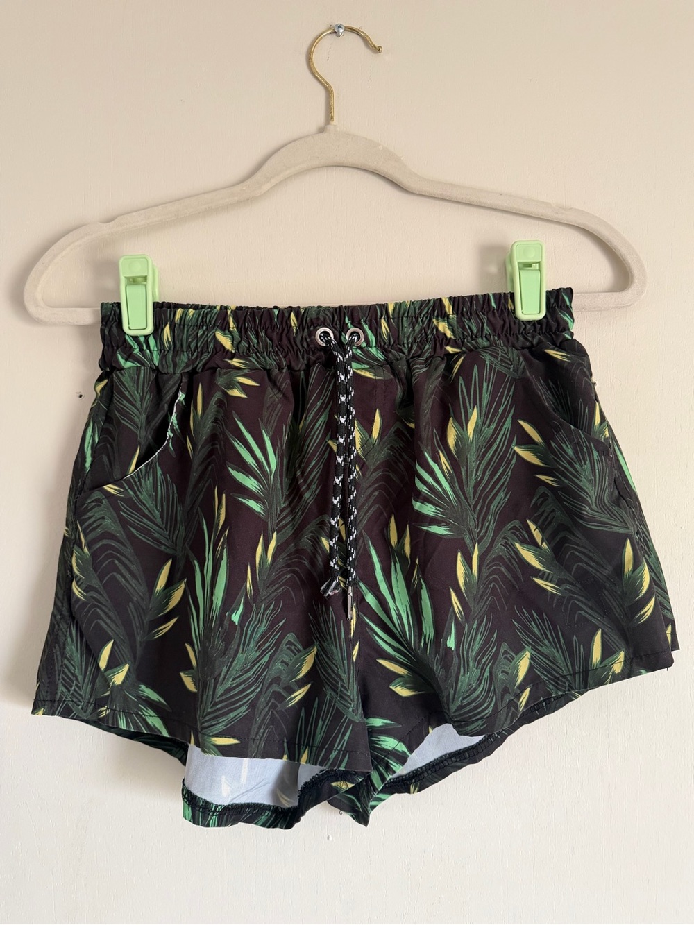 Women’s Tropical Print Elastic Waist swim Shorts - Black/Green